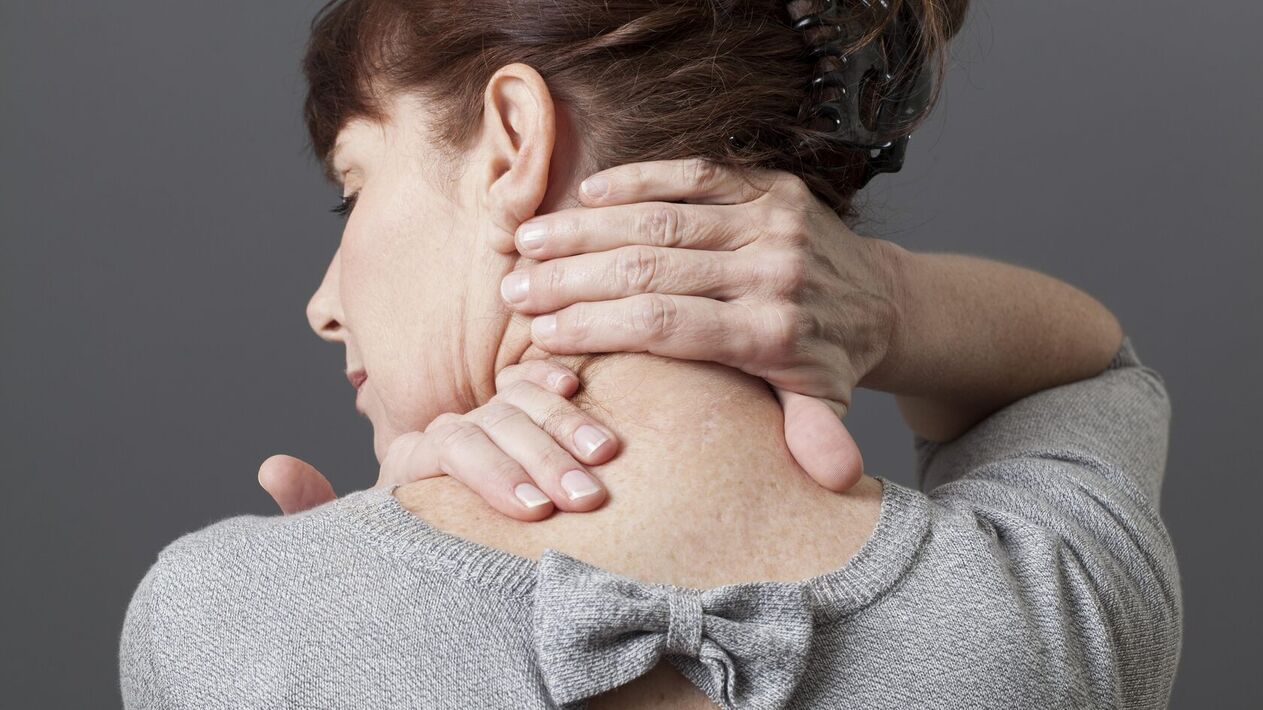 Ostéochondrose de la colonne cervicale, provoquant des douleurs cervicales